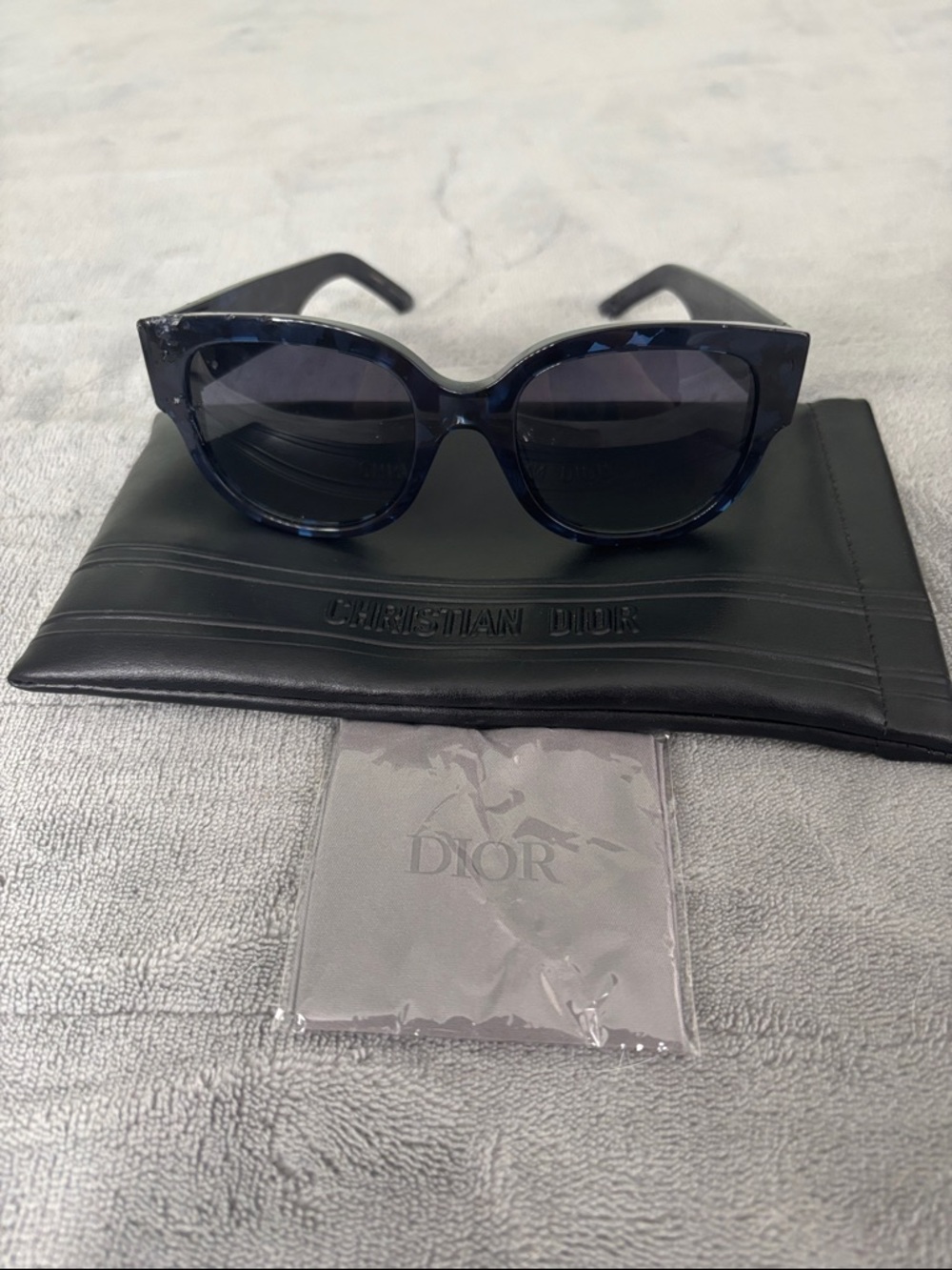 Dior Women's Navy Tortoiseshell Cat-Eye Sunglasses - Picture 8 of 9